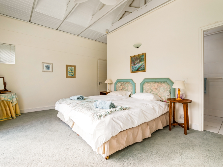 4 Bedroom Property for Sale in Leisure Isle Western Cape